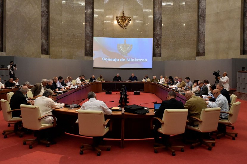 El Programa de Gobierno para corregir distorsiones y reimpulsar la economía durante el año 2025, aprobado en sesión del Consejo de Ministros, está compuesto por objetivos, proyecciones, acciones, indicadores y metas, cronograma con fechas de cumplimiento y responsables.

#Cuba