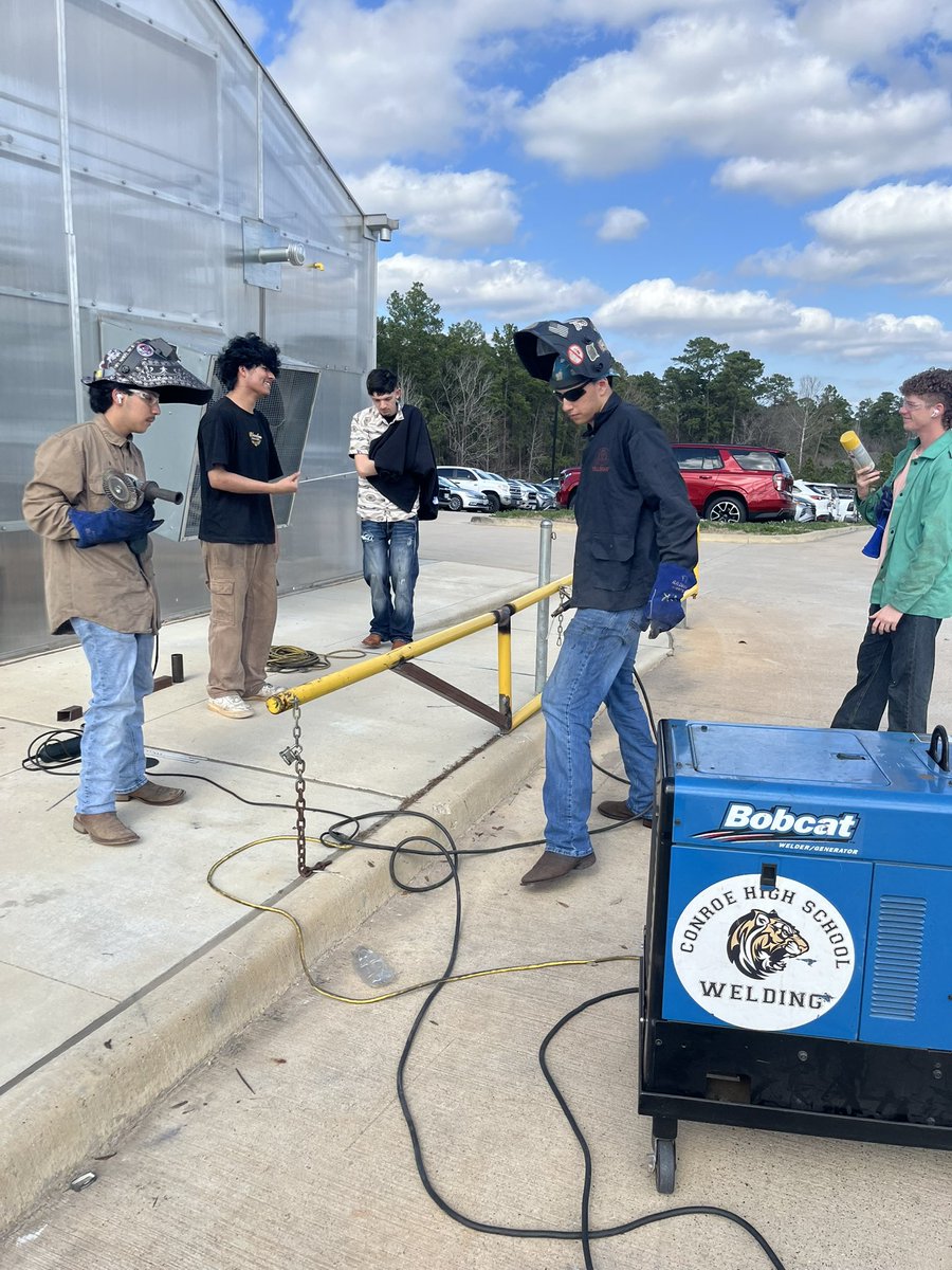 Mr. Campbell’s Welding students at <a href="/ConroeHSCISD/">Conroe High School, Conroe ISD</a> had the opportunity to learn  real world application today, as well as foreman expectations! 
#CTE #CISDconneCTEd