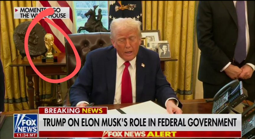 RunTimboRun's tweet image. Hang on a second, what's #Trump doing with the #WorldCup???