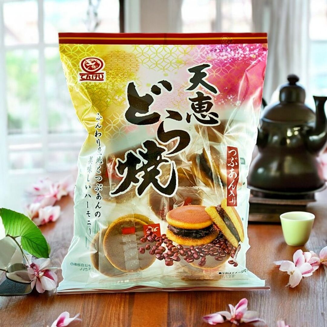 umamisnack's tweet photo. Mini Pancakes mit roter Bohnenfüllung? Ja, bitte! 🍰😋 Hol dir jetzt dein Dorayaki und erlebe authentischen japanischen Genuss zum Preis von CHF 5.80. Was ist deine liebste Füllung?👇 #DorayakiLove #UmamiSnack https://t.co/T6Rd9YCZCy