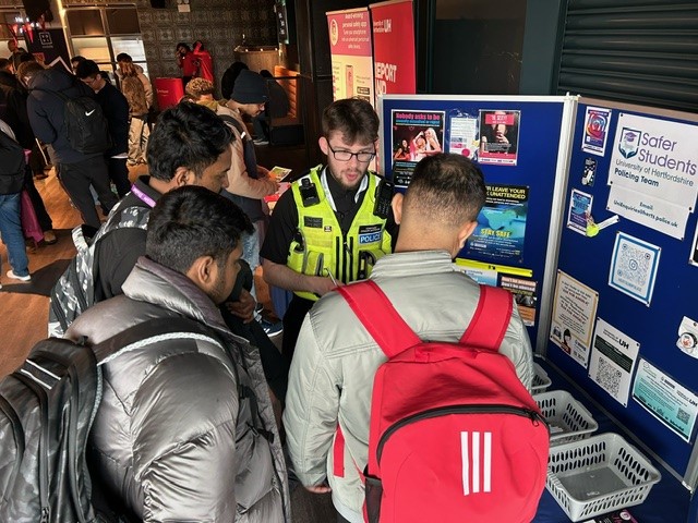 Thank you to everyone who attended our stall at the Refreshers Fair! 🎓 

We enjoyed speaking with you all and we hope you found our crime prevention advice useful 😃 

More advice can be found here: orlo.uk/olhLF