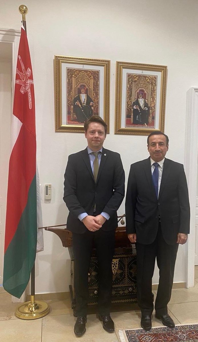 استقبل سعادة يوسف بن أحمد الجابري سفير سلطنة عُمان لدى جمهورية النمسا، الدكتور #Dieter_Reinisch رئيس تحرير المجلة الدولية النمساوية وعضو مجلس إدارة نادي الصحافة النمساوي، حيث تم بحث اوجه التعاون بين السفارة وكل من المجلة الدولية ونادي الصحافة.<a href="/ReinischDieter/">Dieter Reinisch</a>