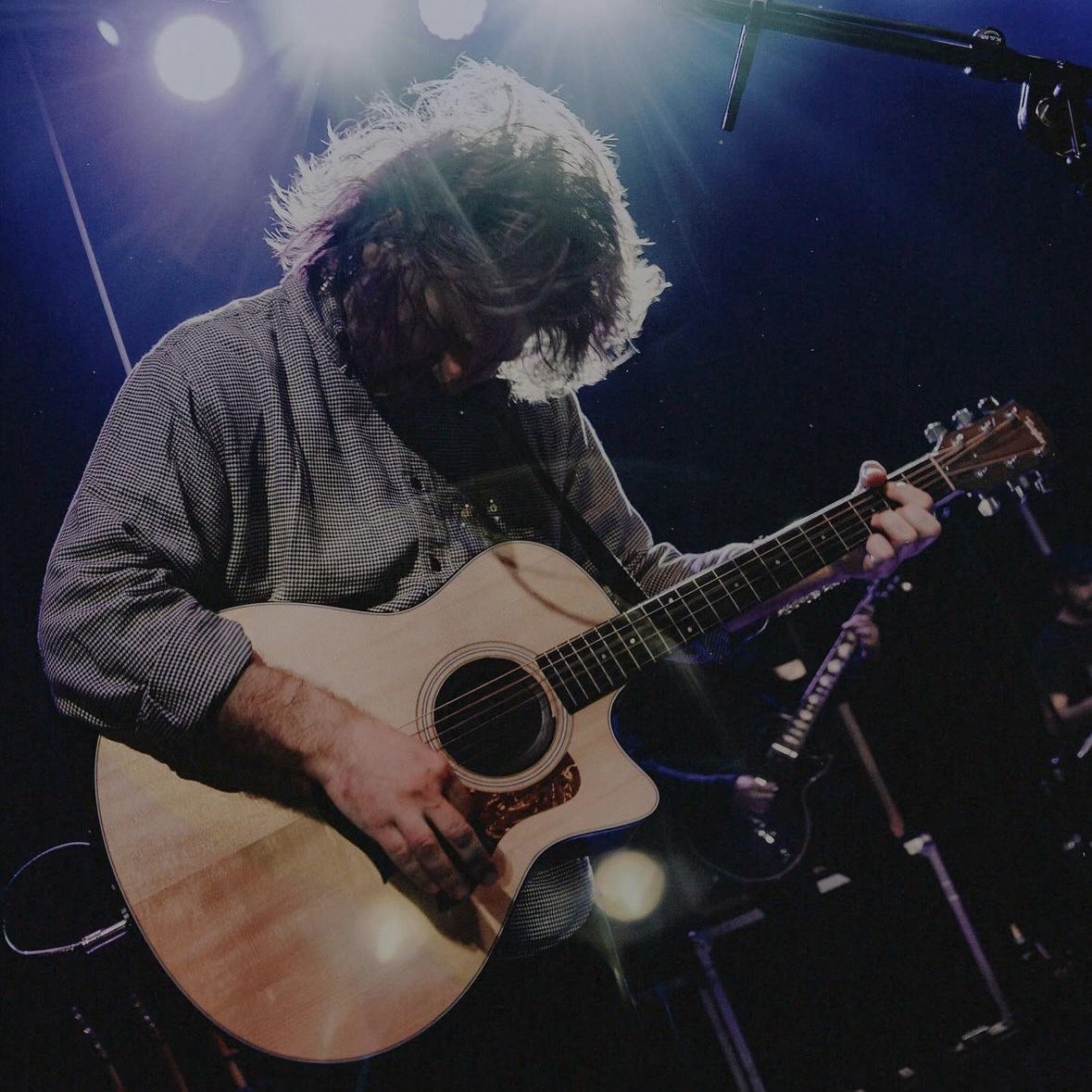 bornwobonesband's tweet image. hello? back to cleveland 2/22 for the @emonightCLE 10th bday party 🎂 acoustic set opening up for Derek from @maydayparade 🫡 tix on sale now

🎟️: dice.fm/event/k6mrq8-e…