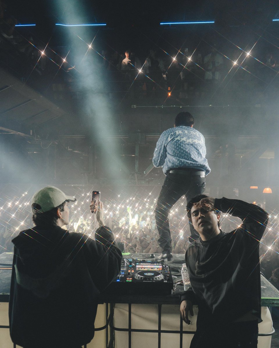 Los RØZ reventaron el <a href="/C3Stage/">C3 Stage</a> en Guadalajara 🔥
¡La pasamos increíble! 🗣️
📸x <a href="/humainleau/">🛋️</a>