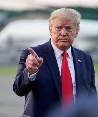 MarioNawfal's tweet photo. 🚨🇺🇸 TRUMP ADMIN TO FEDERAL WORKERS: TAKE THE MONEY AND RUN—OR ELSE

Over 20,000 federal employees—roughly 1% of the government workforce—have taken the Trump administration’s offer to quit while still getting paid through September. 

The deal is part of a plan to shrink the government fast, offering buyouts to 2 million civilian workers. 

They have until February 6 to decide if they want to cash out or stick around and risk layoffs.

The offer excludes immigration officers, air traffic controllers, national security staff, and Postal Service workers. 

Meanwhile, a hiring freeze ensures those leaving won’t be replaced anytime soon.

According to a leaked memo from the General Services Administration, anyone still holding out might be forced out the hard way once the buyout deadline passes.

Source: Reuters