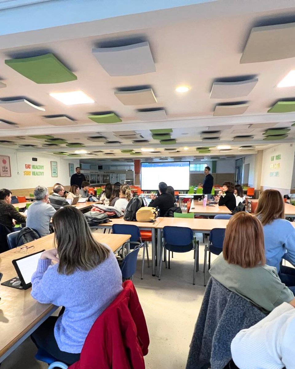 🌍✨  El Colegio Internacional de Levante apuesta por la #inteligenciaartificial (IA) para transformar la enseñanza. 🚀 Nuestro equipo docente se está formando en IA para ofrecer a los alumnos una educación más tecnológica, interactiva y adaptada al futuro.

#valencia
