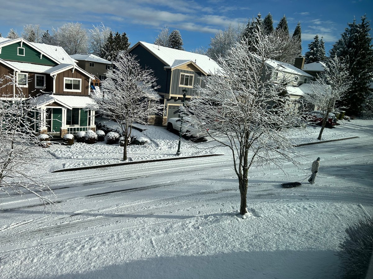 alphatechie2's tweet photo. @KSeattleWeather  Snow scenes at Duvall https://t.co/gqRyIo0qxn