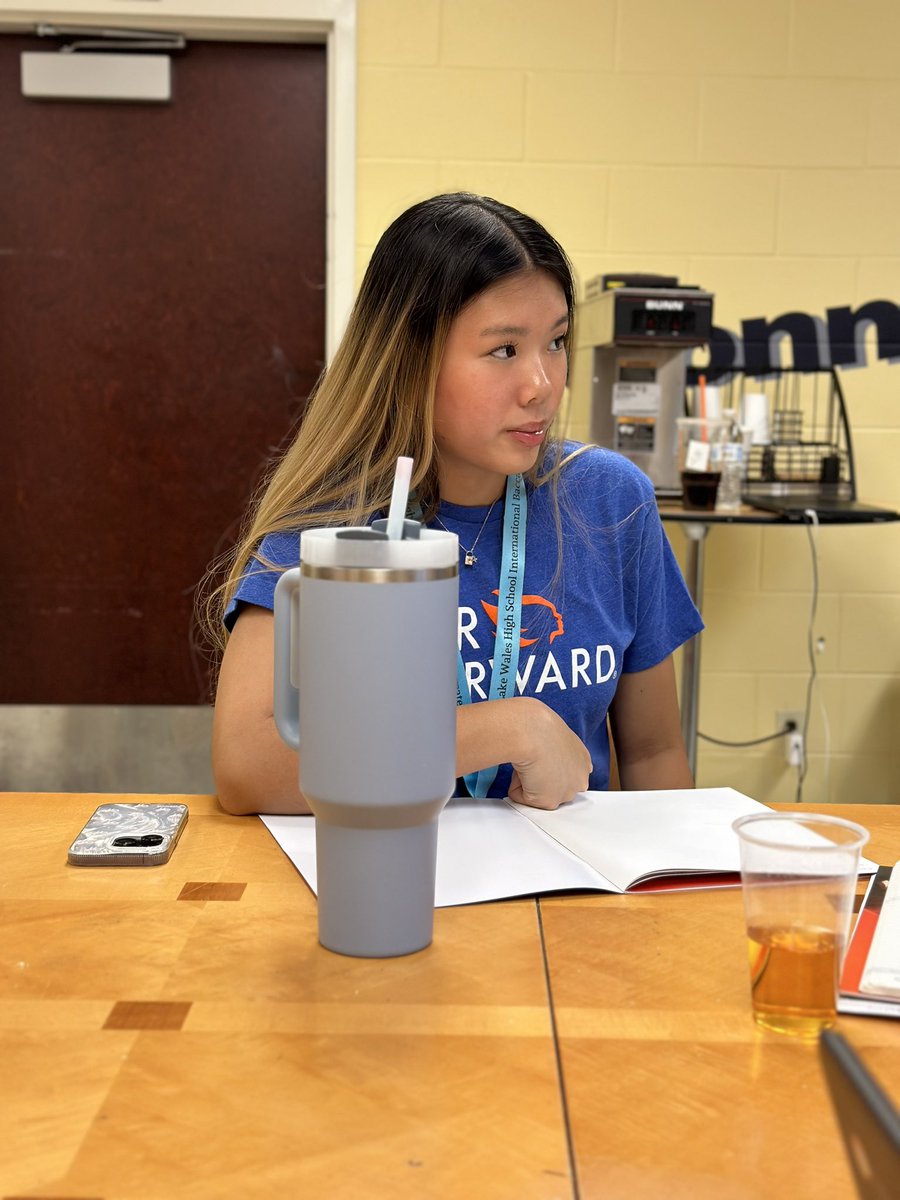PeerForward's tweet image. It’s Team Tuesday! 

This week, we are highlighting our Lake Wales Peer Leaders in Florida for attending their Spring Training Camp! We can’t wait to see how they will implement this training to positively impact their community. 🧡

#peerforward #peerleaders #TeamTuesday