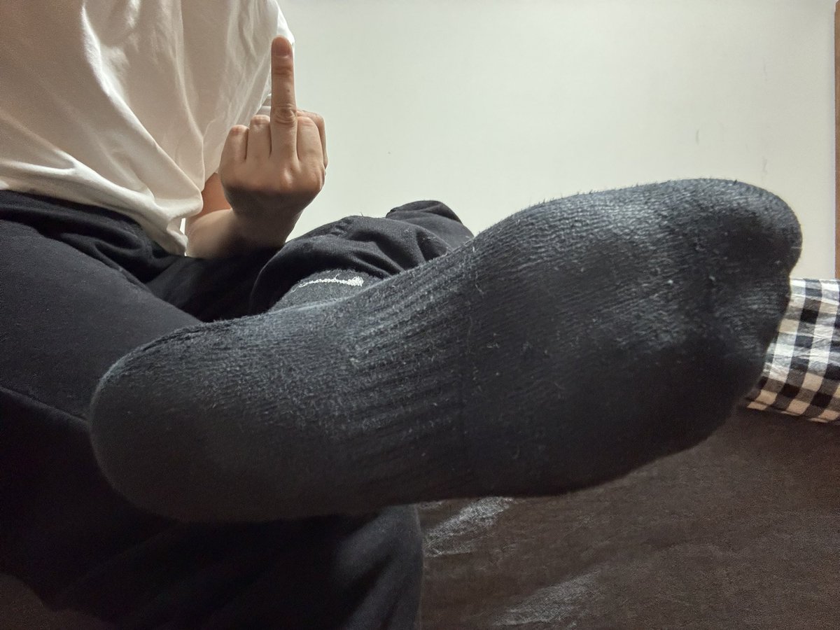 傻逼来舔你爹的臭黑袜，像狗一样大口张开嘴巴
#黑袜粗口 #原味 #sm #粗口 #黑袜