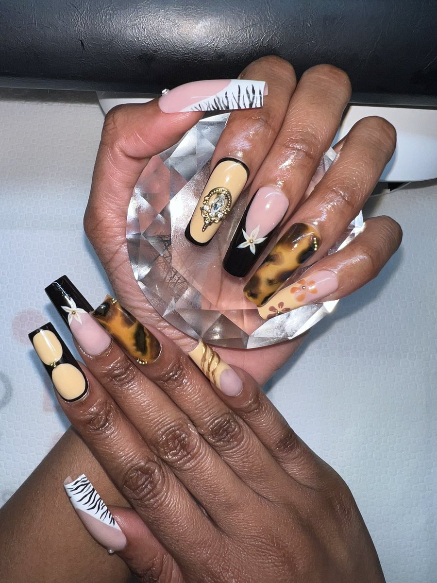 modbeauti's tweet photo. New set, who dis ? 😍
💅🏾: @modbeauti https://t.co/f3o3026Iki