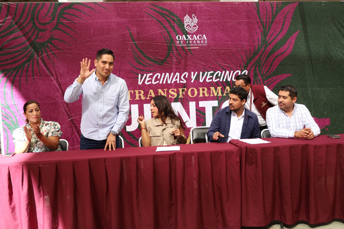Hoy acudí al acto inaugural de las Oficinas Móviles de Vinculación del programa Jóvenes Construyendo el Futuro en el municipio de Oaxaca de Juárez. 
Agradezco a quienes hacen posible esta iniciativa y reafirmo nuestro compromiso de seguir trabajando en equipo por las juventudes.