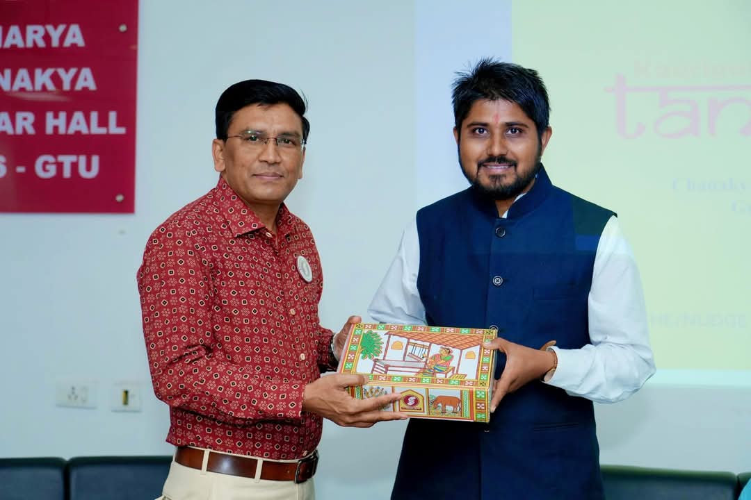 डॉ. नीलेश प्रियदर्शी और नूपुर कुमारी की पहल से ग्रामीण कारीगरों को 5 करोड़ रुपए से अधिक की आय हुई है और इसमें से 80% काम महिलाओं ने किया है। इस समूह की महिलाएं हस्तशिल्प व्यवसाय को दुनिया भर में ले जा रही हैं। और हजारों परिवार सीधे तौर पर लाभान्वित हो रहे हैं।