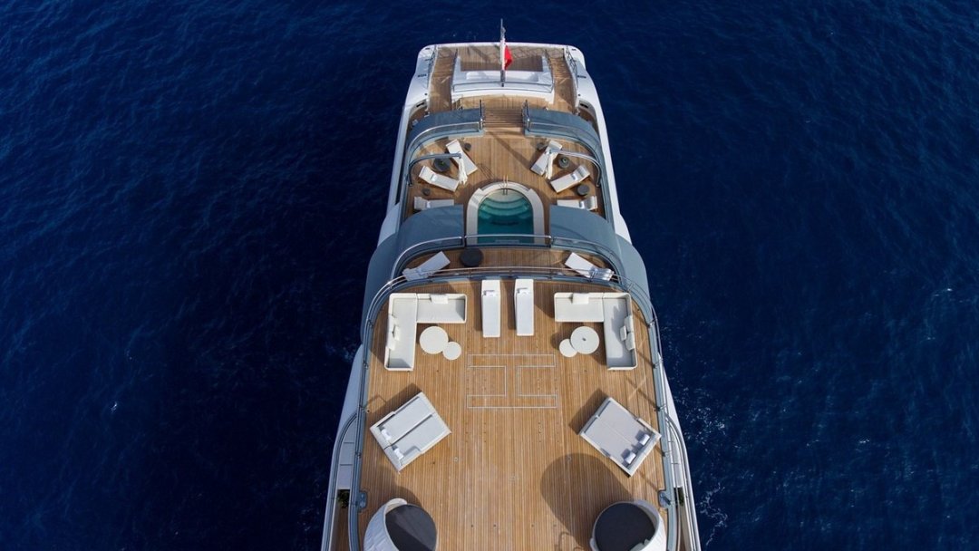 SimplySelectSea's tweet photo. Step aboard 90m LUNA ✨
Luxury by Oceanco &amp; Nuvolari Lenard—cinema, spa, beach club &amp; more.

📧 charter@simplyselectyachts.com | 📞 +1-212-888-8841

#Superyacht #MegaYacht #SimplySelectYachts https://t.co/ES5qK5SrRT