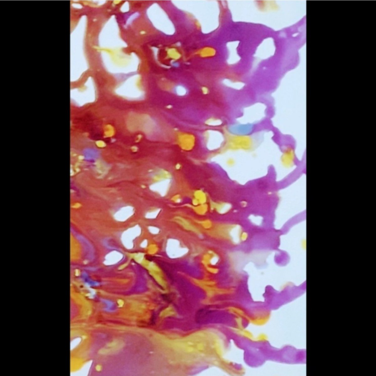 Fluid liquid technique 120x80
Acrylic on canvas 
#abstractart #acrylicpaintings #homedecor #hoteldesign