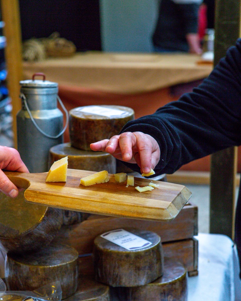 LactiumVic's tweet image. 🧀 Si el #formatge és la teva passió, ja formes part de la família @LactiumVic! 😜 Tastos, artesans, maridatges i qualsevol excusa per menjar-ne més. Tot val mentre sigui amb formatge! 

Segueix-nos i prepara’t per la gran festa formatgera de l’any!

#lactium #vic #victurisme