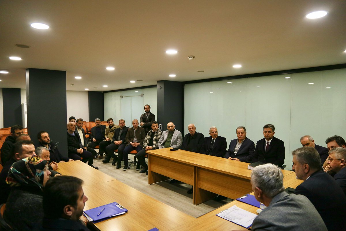 akpartiof's tweet photo. İl Başkanımız Sezgin Mumcu, Belediye Başkanımız Salim Salih Sarıalioğlu ve Meclis Üyelerimizin katılımıyla Yönetim Kurulu Toplantımızı gerçekleştirdik. 

Birlik ve beraberlik içinde çalışmalarımıza devam ediyoruz! https://t.co/zUOsYvB6gW