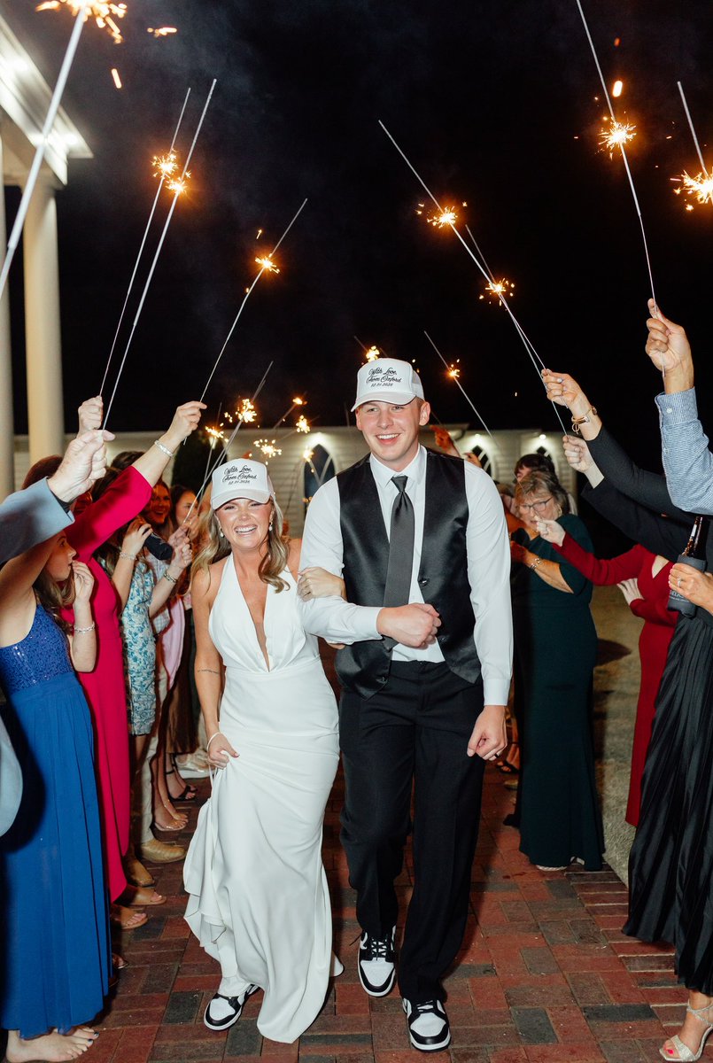 Nathan_Vermaas's tweet photo. 02/01/25 - changed her last name forever💍 #married https://t.co/QUvhRqq7fo