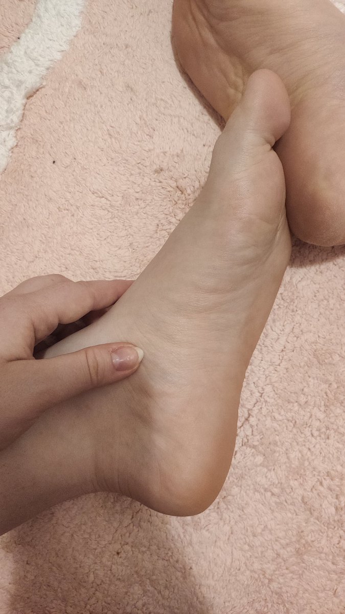rudabogini's tweet photo. @rt_feet Gotowa, kwota zależna od zachcianek 😈👅 https://t.co/WtKTWwA1eA