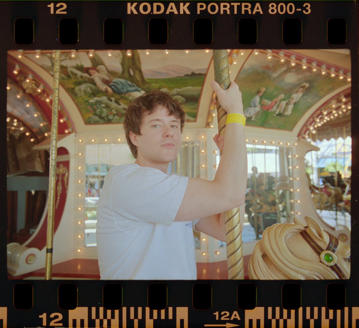 AlecBenjamin's tweet photo. 🎠🎠🎠 https://t.co/pyd2iVrpup