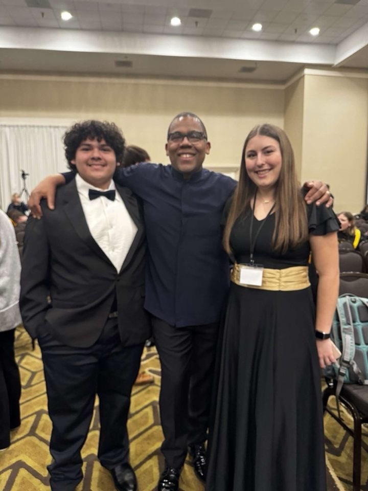 FZE Choirs tweet media