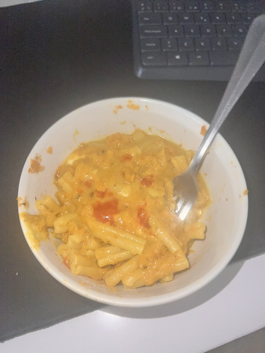MMaryy_0's tweet photo. I put tabasco sauce to everything now, bc ik that it burns more cals https://t.co/4XHpBl1K9J