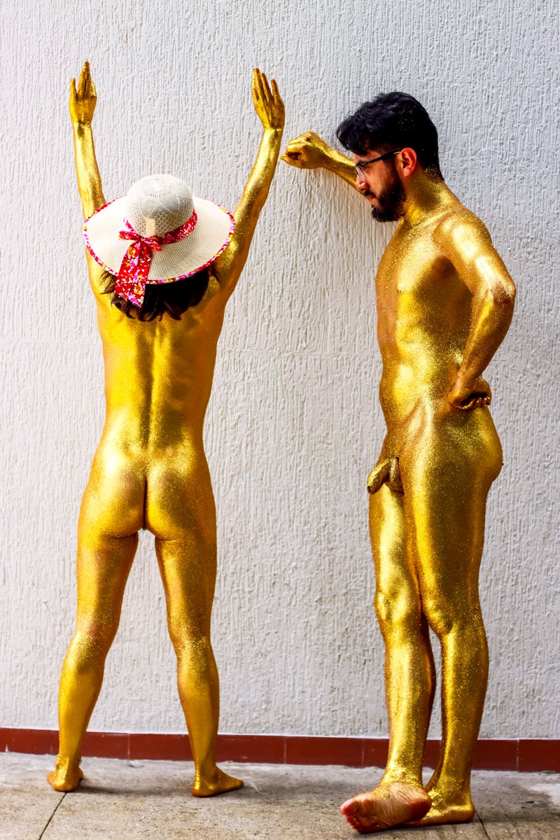 El mundo del nudismo, con su filosofía de aceptación y respeto, promueve espacios libres de juicios y abiertos al diálogo. Sin embargo, como cualquier entorno social, no está exento de situaciones complejas

directorionudcol.blogspot.com/2025/03/entend…