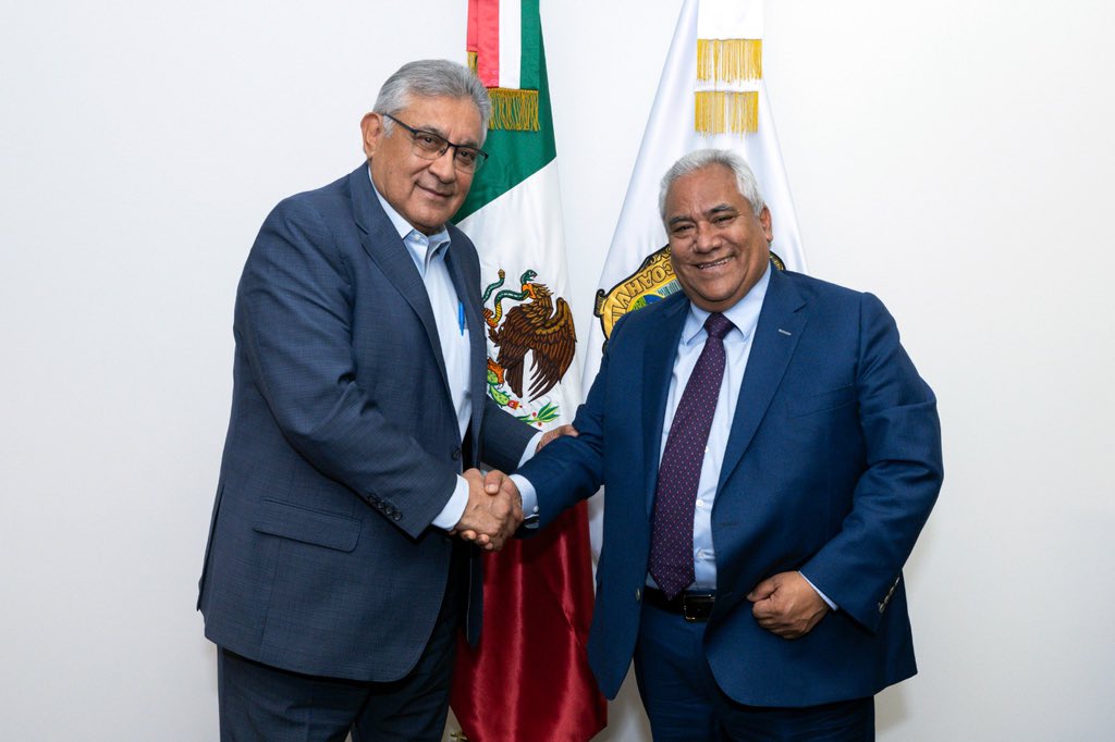 SnteNacional's tweet photo. En reunión de trabajo, en la sede nacional del #SNTE, el Srio. Gral. del Sindicato, Mtro. Alfonso Cepeda Salas, y el dirigente de @SNTECinco, Prof. Everardo Padrón García, trazaron las líneas de acción para este 2025, en favor del magisterio y la educación pública en #Coahuila. https://t.co/g1NsZ2N7Lj
