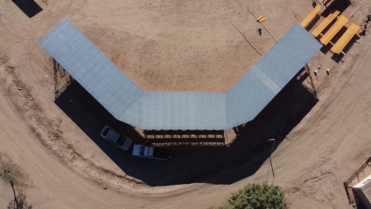 SonoraBienestar's tweet photo. …Además, ahora cuenta con zona de dugouts totalmente mejorada 🙌🏽

💰 Inversión: un millón 29 mil 42 pesos

✅ Con esta obra se beneficia a más de 500 habitantes, brindándoles un espacio renovado para contribuir a la cohesión social y el bienestar de la comunidad 🏡 https://t.co/0FtoTLgaGg