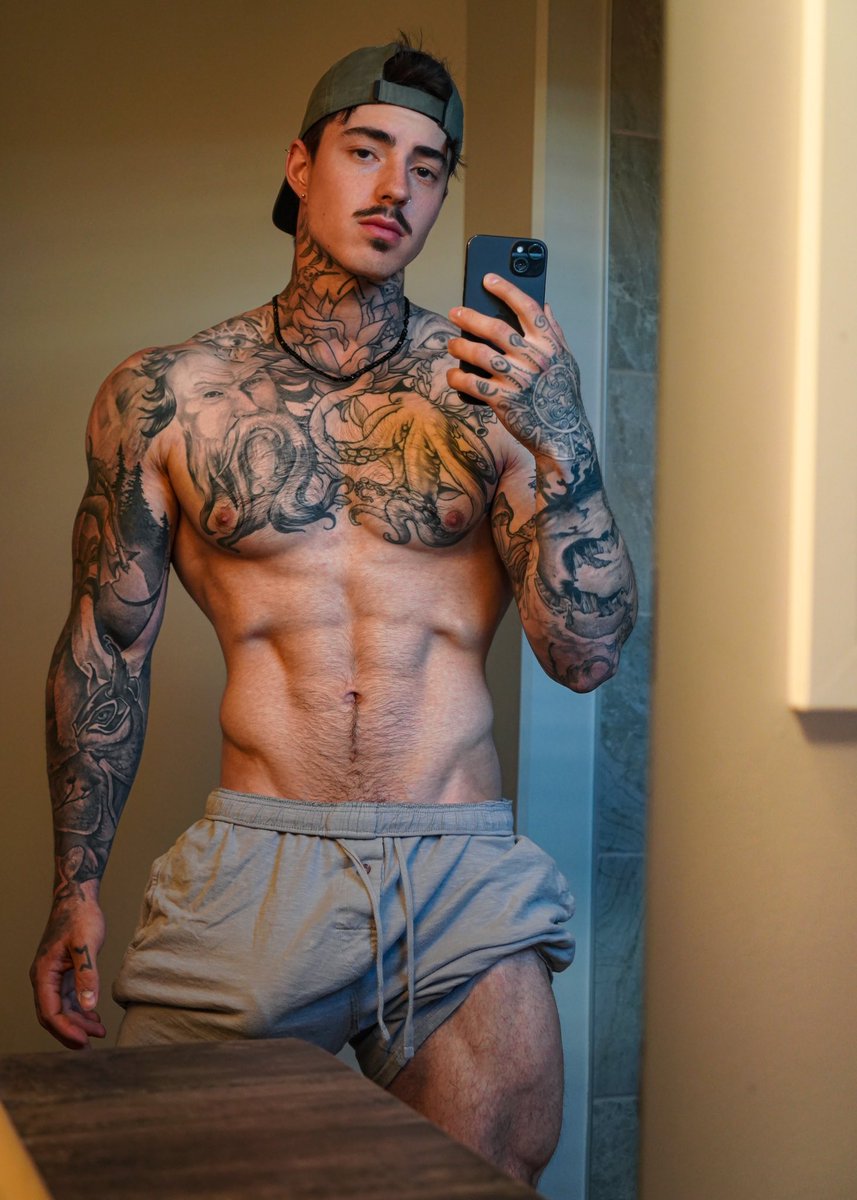 Do you like my shorts 😏..?
Cum play w/me 😉🔞👉 Jakipz.com
