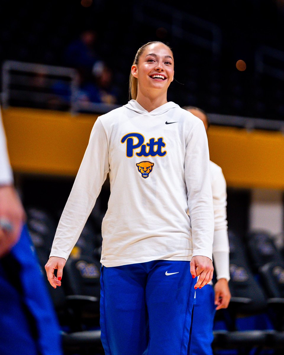 Pitt_WBB's tweet photo. Tipoff coming up 👏 https://t.co/FpXqzKxY68
