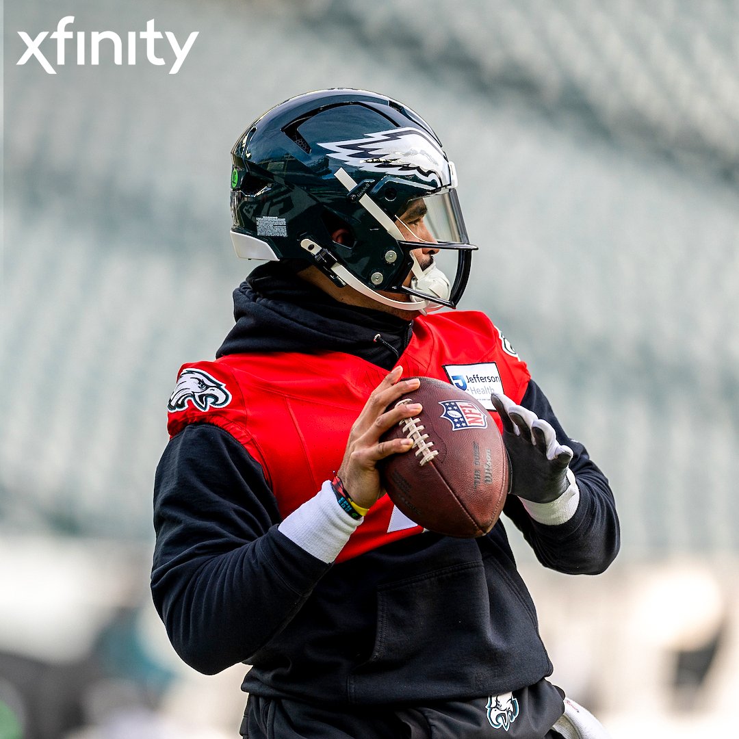 Eagles's tweet photo. All eyes on Sunday 👀

@Xfinity  | #FlyEaglesFly https://t.co/3oeGD07Bg8