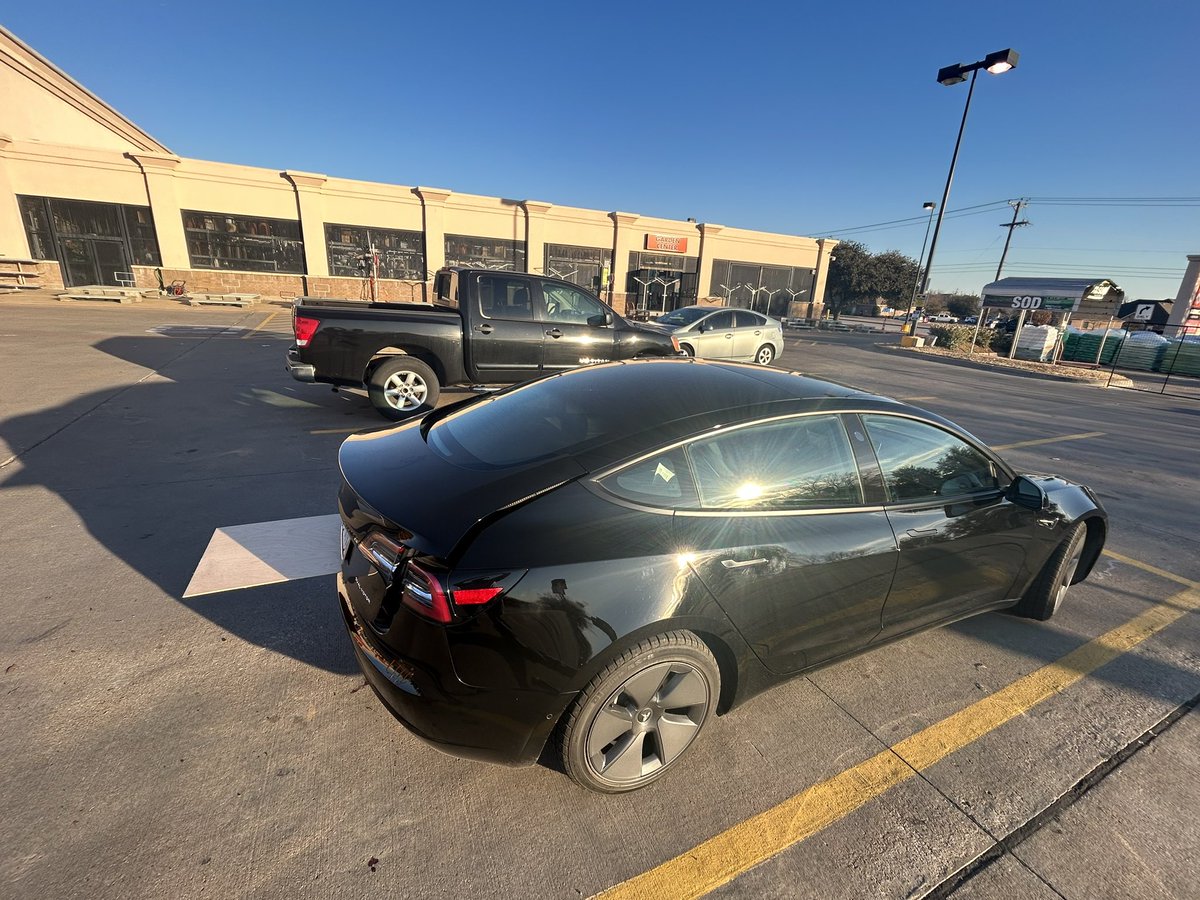 richochoa's tweet photo. #ElonIsANazi I already bought a model 3 from a Nazi. I’ll be damned if I’ll buy a cybertruck from him. https://t.co/xlM9dUF1na