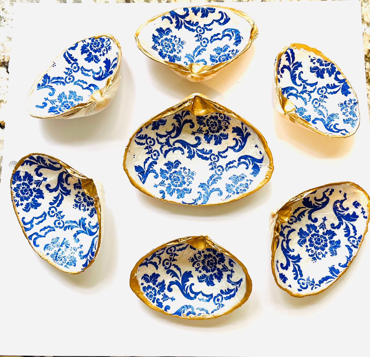 AlicesTreasureb's tweet image. alicesbox.etsy.com/listing/175982… 
#RingDish #BeachHouseDecor #ShellDish #JewelryHolder