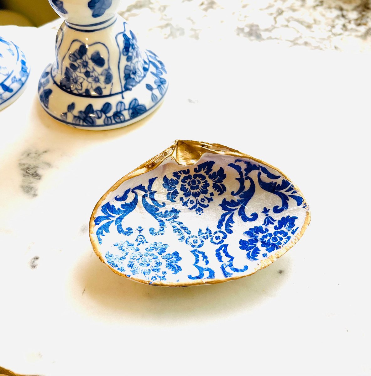 AlicesTreasureb's tweet image. alicesbox.etsy.com/listing/175982… 
#RingDish #BeachHouseDecor #ShellDish #JewelryHolder