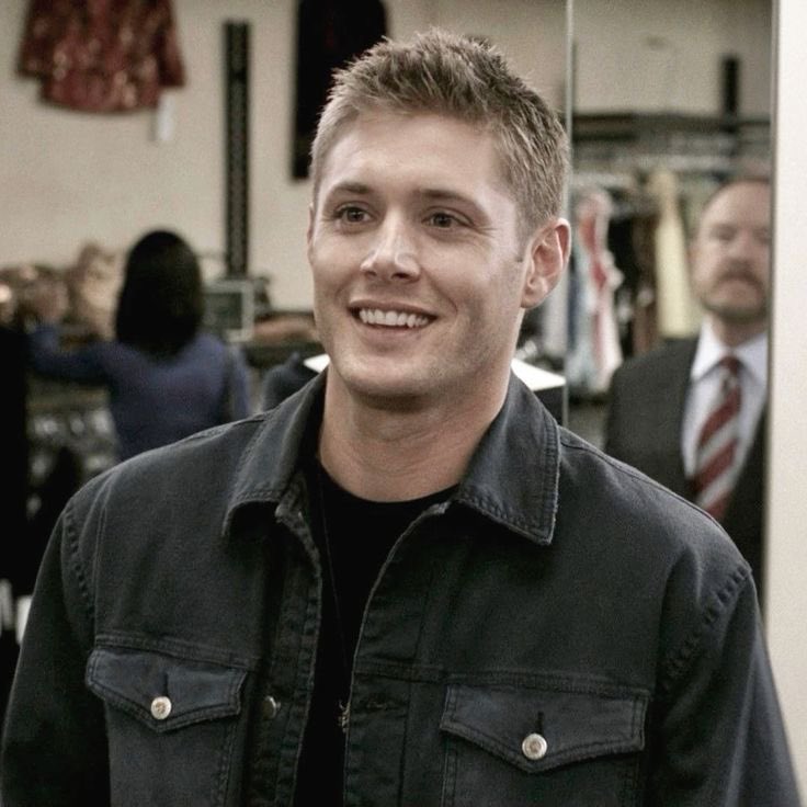 deancasbabyy's tweet photo. 46 years ago dean winchester was born and the rest is history

happy birthday my dear fictional friend, you are missed💚 https://t.co/vC5t6T5UCB
