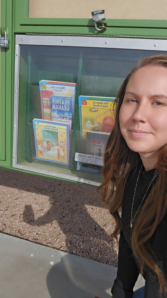 Better World Books tweet media