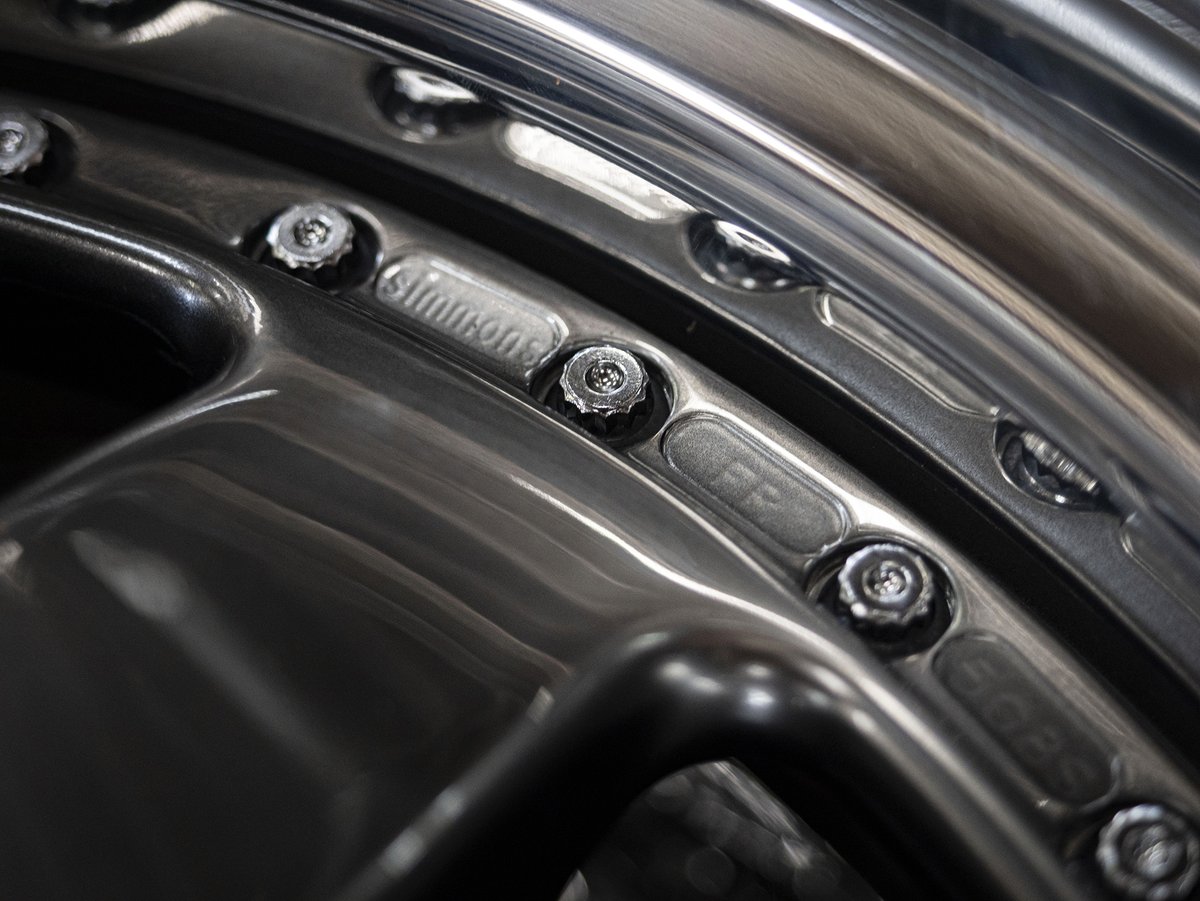 Simmons_Wheels's tweet photo. Shinnnny Simmons 🔥🔥
#CustomWheels #18InchWheels #silver #WheelGoals #CarMods #tuner #tough #TuningCommunity #WheelPorn #AutoDesign #CarUpgrade #CustomRims #ModifiedCars #CarLovers #RimStyle #PerformanceWheels #tempetyres https://t.co/VtRhRZXUhw