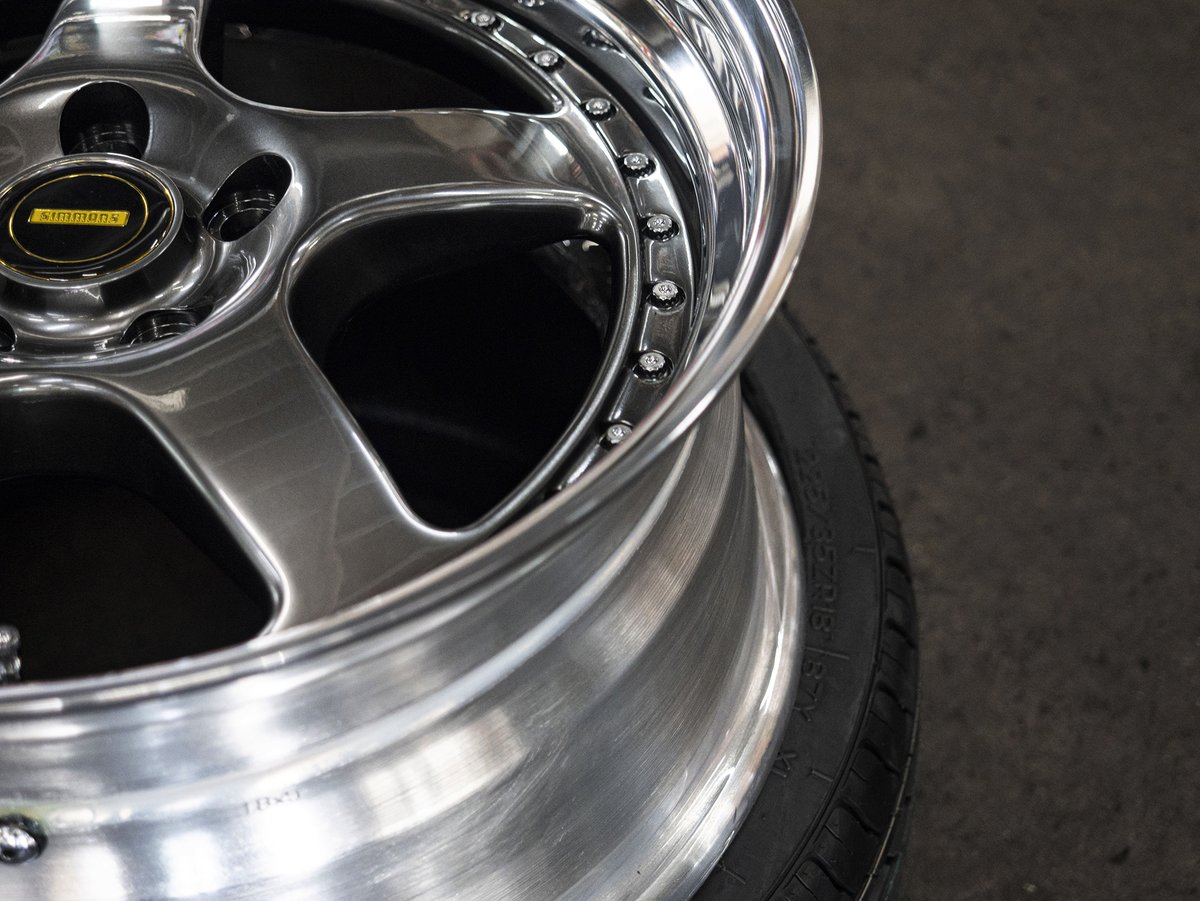 Simmons_Wheels's tweet photo. Shinnnny Simmons 🔥🔥
#CustomWheels #18InchWheels #silver #WheelGoals #CarMods #tuner #tough #TuningCommunity #WheelPorn #AutoDesign #CarUpgrade #CustomRims #ModifiedCars #CarLovers #RimStyle #PerformanceWheels #tempetyres https://t.co/VtRhRZXUhw