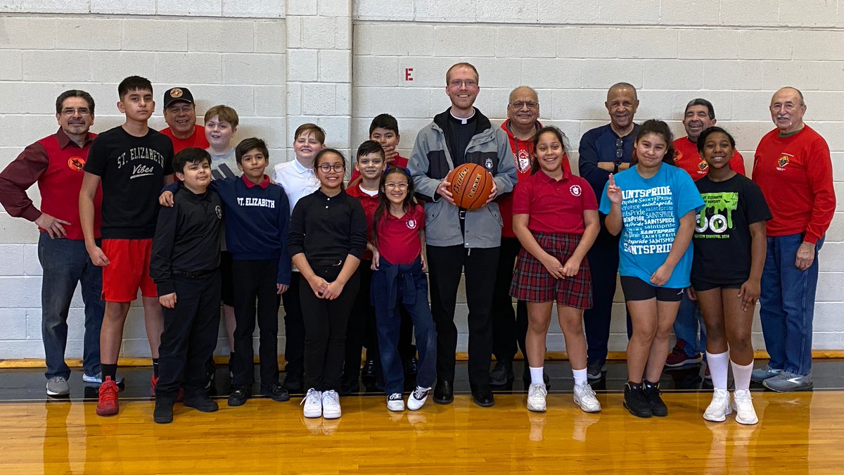 SaintsPride's tweet photo. A fun time was had by all at our @KofC free-throw contest! We have some very talented students!
#saintspride #Council17111 https://t.co/dcG8lvbIH8