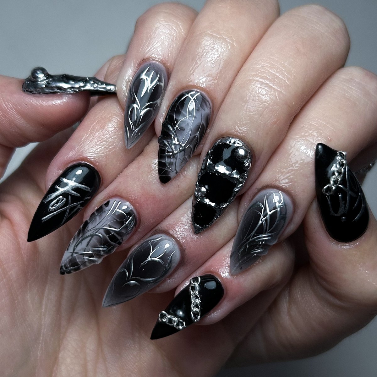 MY NAILS FOR ATEEZ ARE DONE 🥹🥹🥹