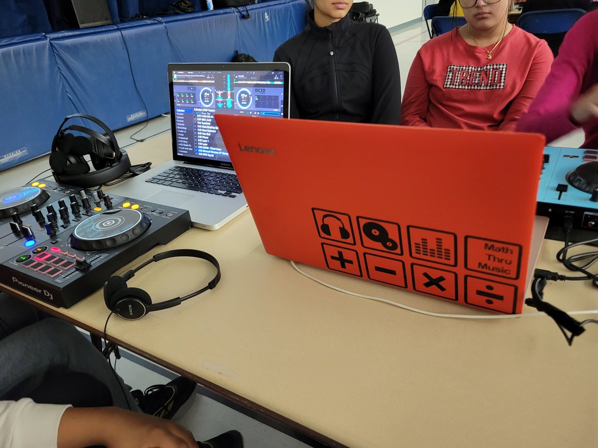 MsDhaliwalPDSB's tweet photo. @MathThruMusic brought excitement to @rjlee_ps today for the grade 8s as they became DJs while engaged in #MathTalks #handsonlearning #CRRP #EML @PeelSchools TY Ms Randhawa for arranging this for us! https://t.co/g8zFOurA5U