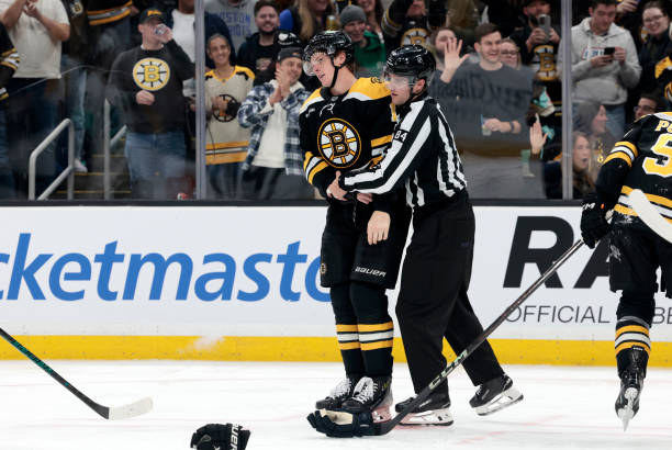 ScoutingTheRefs's tweet photo. Congratulations to linesman Ryan Jackson, working his 100th NHL game tonight at Senators vs. Bruins. Tonght's NHL Officials:
https://t.co/MzCtl437fE
@Senators @NHLBruins #GoSensGo #NHLBruins #OTTvsBOS https://t.co/ADO3ROrp1e