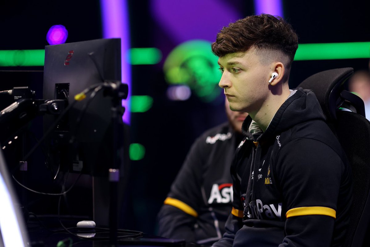 Qualified for the ePremierLeague w/ <a href="/Wolves/">Wolves</a>, making it 4/4 🐺🟠⚫️

Will be with <a href="/MHaywxrd/">Mitch</a> for the second year in a row, don’t worry I will start playing the game now🤣

One last dance untill the pad is well and truly hung up 🎮