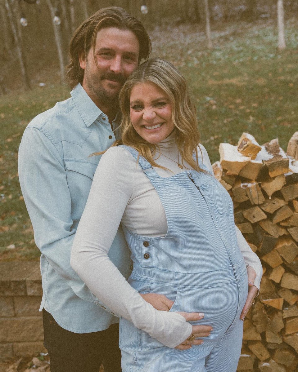 We are overwhelmed with the love we have received for sweet Baby Arnold. Our baby is so loved already. Thank you for all the well wishes for our growing family🍼