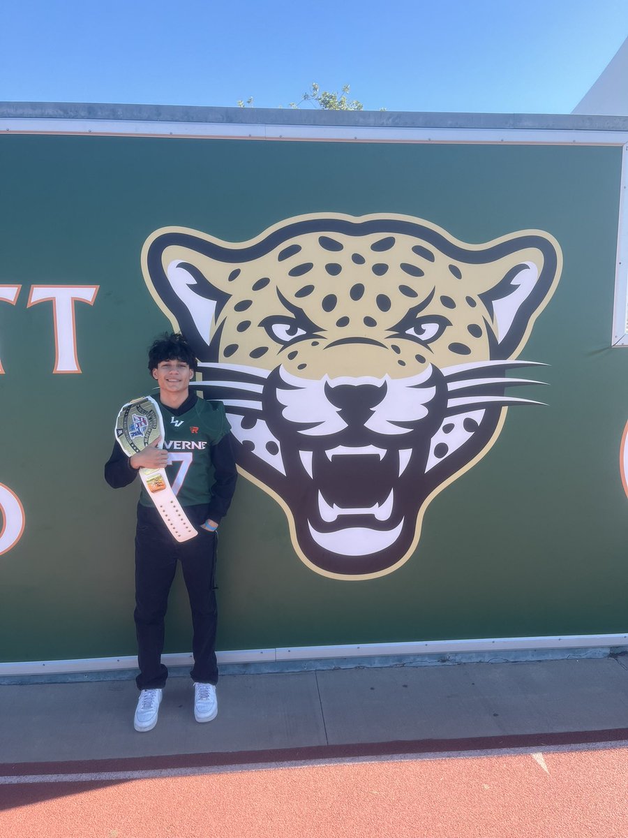 MaximusBarroso's tweet photo. thank you for the amazing visit  #goleopards @ULV_Football @Ju84633Justin @UlvTom @CoachJPRoberts @Coach_Kaipo50 @IeShowcase21 https://t.co/xelqSxBkRE