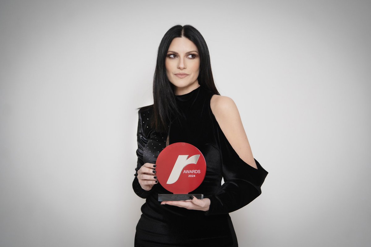 Laura Pausini tweet media