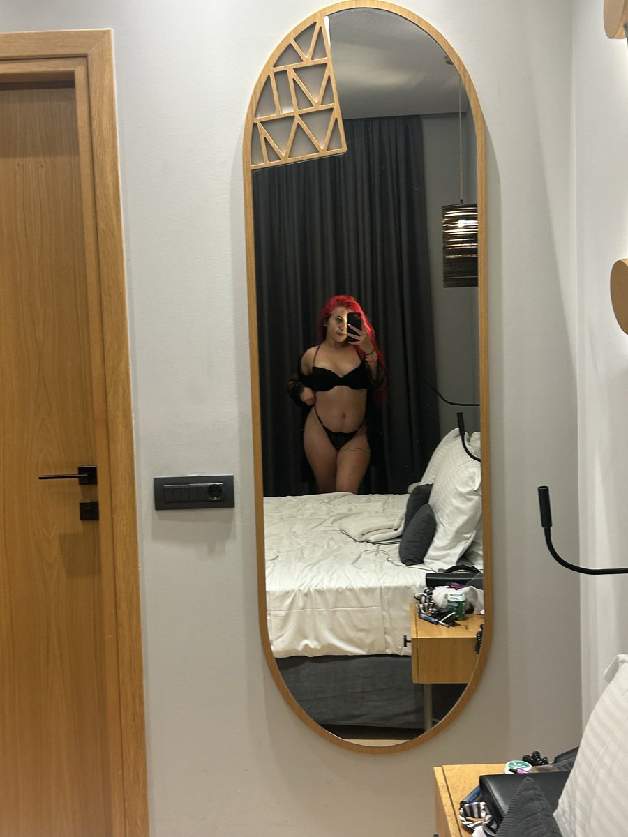 Würdest du ein OF Girl Daten?💋
(Sei ehrlich)