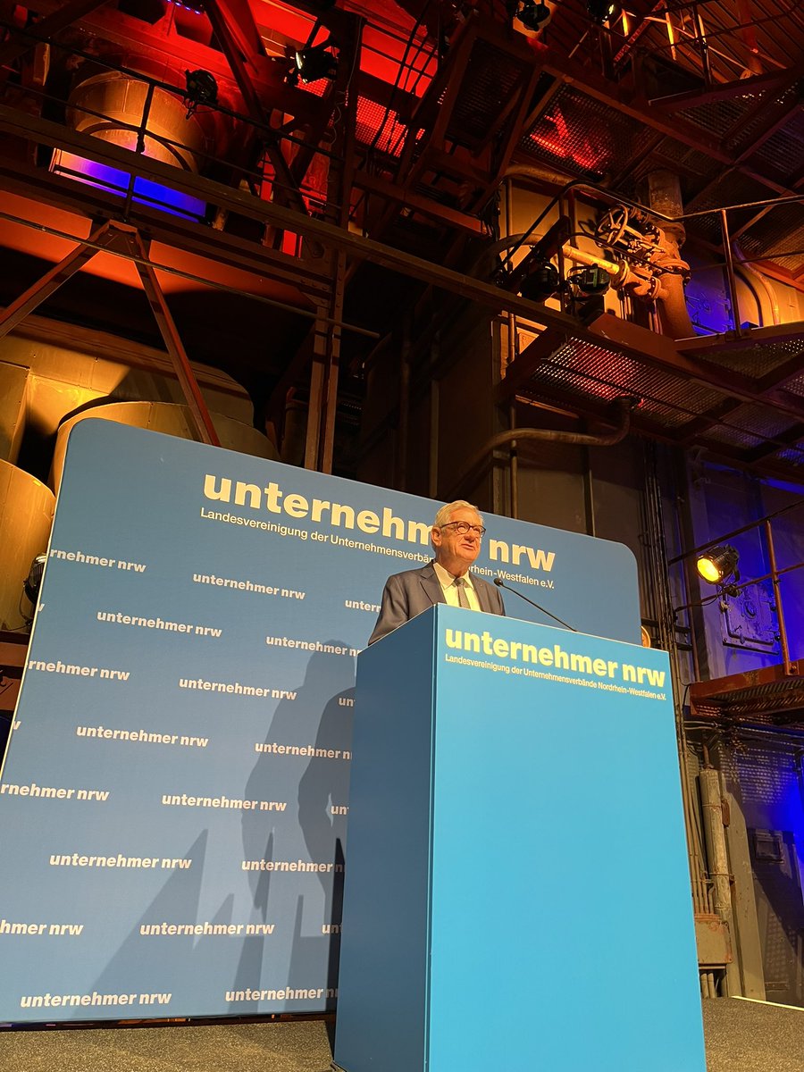 🔊"Brauchen eine Politik, die neue Aufbruchsstimmung für Wirtschaftsstandort 🇩🇪 weckt", so Arndt Kirchhoff, Präsident <a href="/unternehmer_nrw/">unternehmer nrw</a> &amp; <a href="/metallnrw/">METALLNRW</a> , beim Wirtschaftspolit. Empfang. "Wenn unsere Wirtschaft stark ist, dann ist auch 🇩🇪 ein starkes Land!"
#WirtschaftStärken #BTW25