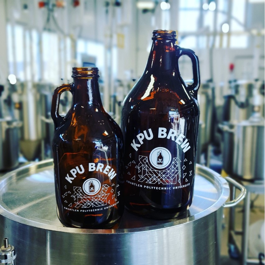 🍻 WHAT'S ON TAP | FRI, JAN 24

FILLS
+Black IPA | 5.8% ABV
+Thiol IPA | 5.7%
+Xocolatl | 5.6%
+50/50 Hefe | 5.5%

CANS
+Xocolatl | 5.6% (6-pk only)
+50/50 Hefe | 5.5%
+Schwarz | 5.3%

PRICES
Fills: 64/32oz | $11.47/$6.70
Cans: $2.40/355ml Incl. taxes

FRI
1-6PM
20901 Langley Byp