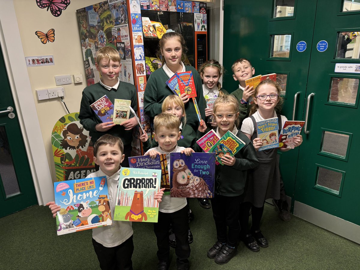 BaderPrimary's tweet photo. These superstars ⭐️ are the first children in school to reach the 'sun' ☀️
for the SECOND time in our #ReadfortheStars home reading initiative. 
A very big well done to them! 📚 📕 🥇👏👏 #RRS #Article29 https://t.co/bPIXCKirIP